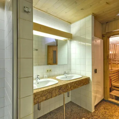 Apartman Matrei Park 55 *